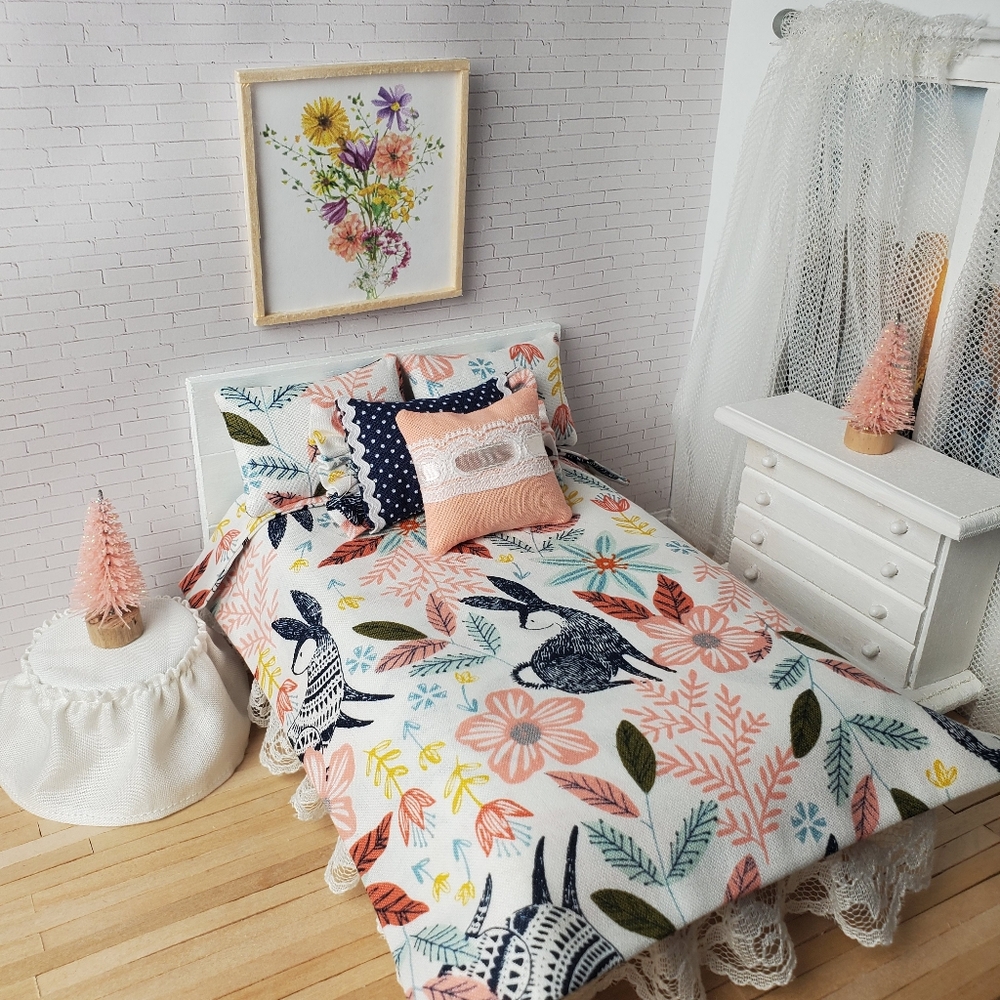 Floral Bedding Set Miniature Dollhouse 1:12 Scale Pink Navy